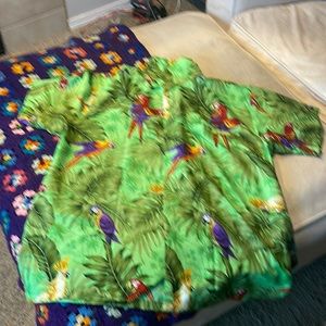 Men’s Hawaiian shirt